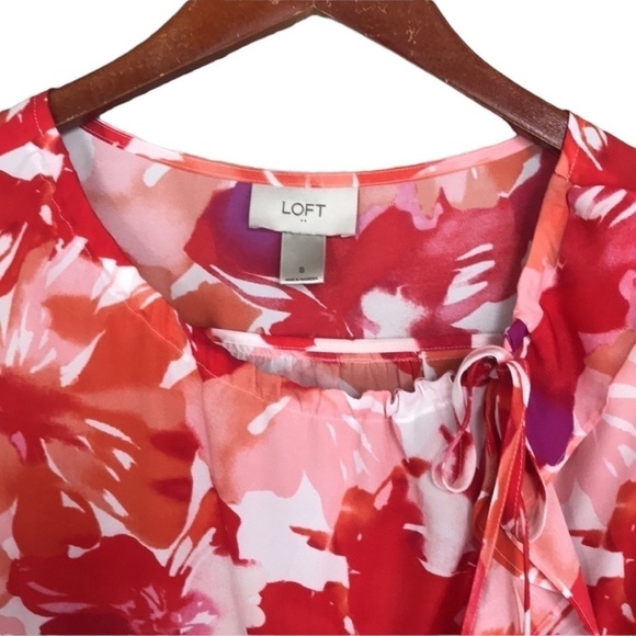 Ann Taylor LOFT Factory Floral Sleeveless Ruffle Tie Neck Top Small - Picture 3 of 10